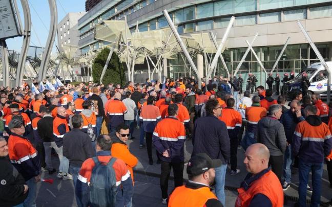 Trabajadores de Tubos Reunidos se manifiestan en Bilbao