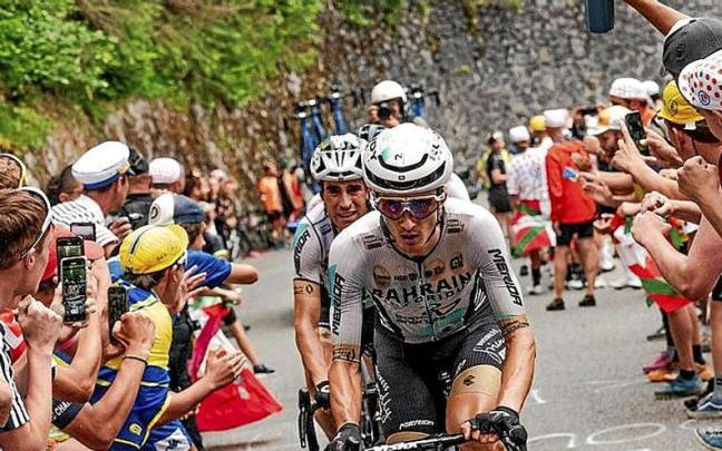 Pello Bilbao y Landa, en Cauterets. | FOTO: BAHRAIN / SPRINT CYCLING