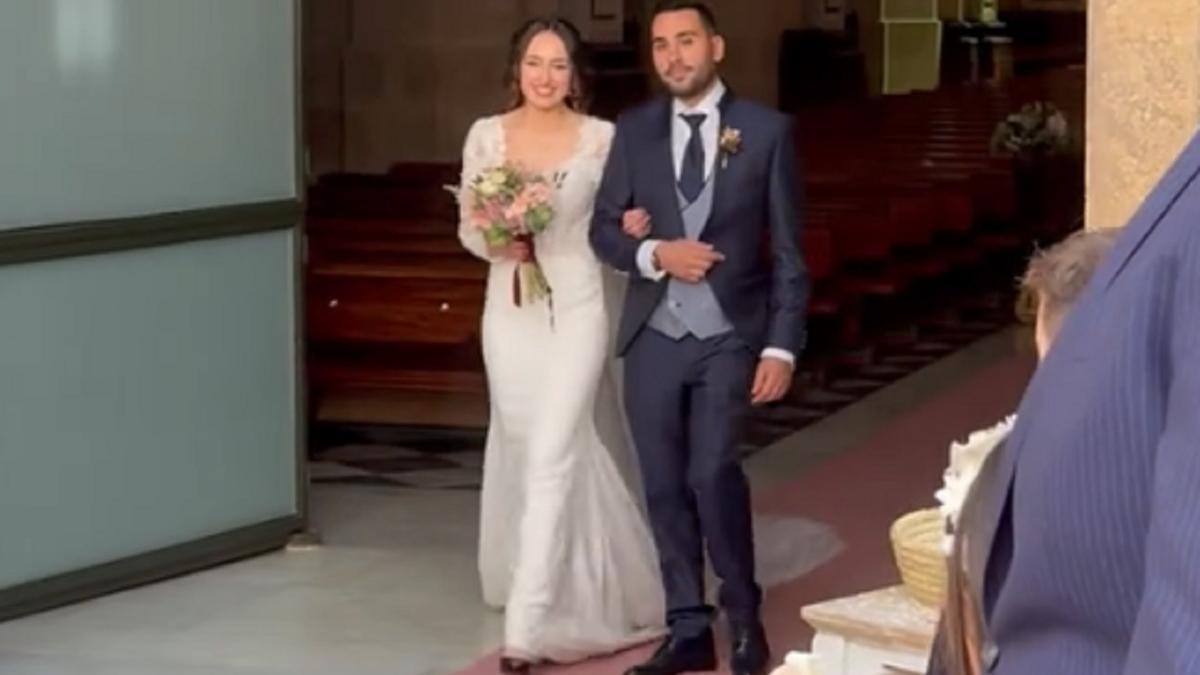 Los recién casados, sin saber lo que se les venía encima (nunca mejor dicho).