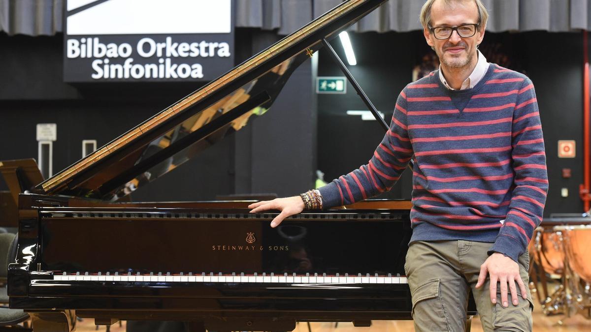 El pianista Luis Fernando Pérez posa en una de las salas de ensayo del Euskalduna.