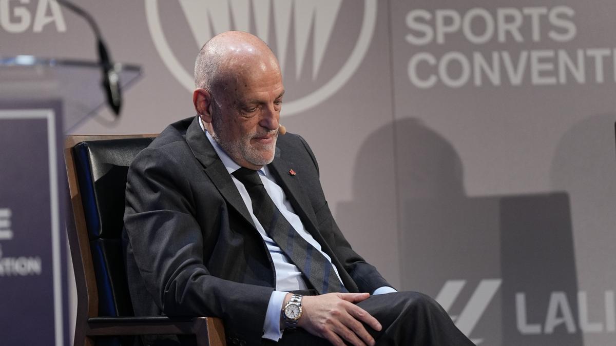 Javier Tebas, presidente de LaLiga, ha recibido un duro revés con la cancelación del Villarreal-Barcelona de Miami.
