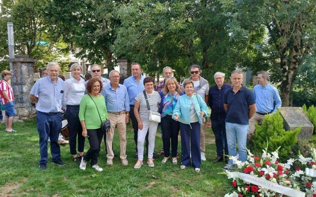 Homenaje a Alejandro Mallona y Marcelino San Antón en Mundaka, vecinos fusilados durante la Guerra Civil.