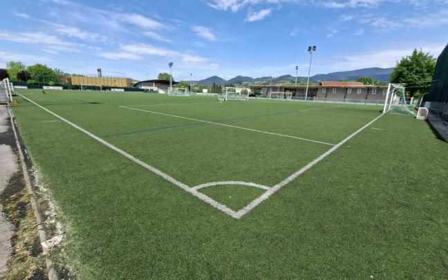 Campo de fútbol superior de Astola.