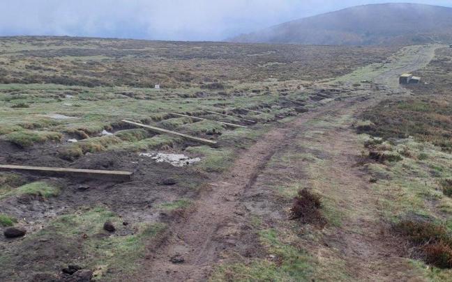 Arabako Aldundiak ingurumena leheneratzeko lanei ekin die Gorbeiarako igoeran higadura geldiarazteko.