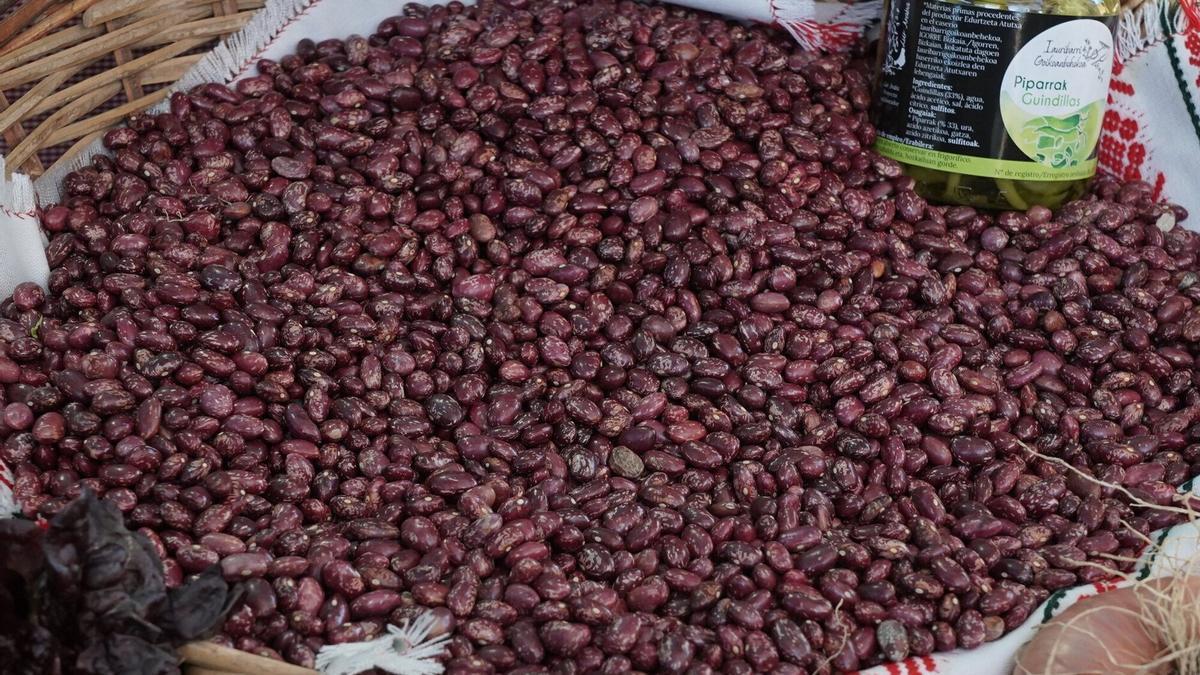 La alubia será este 15 de noviembre la estrella de la feria de productos de caserío que se organiza cada tercer sábado de mes.