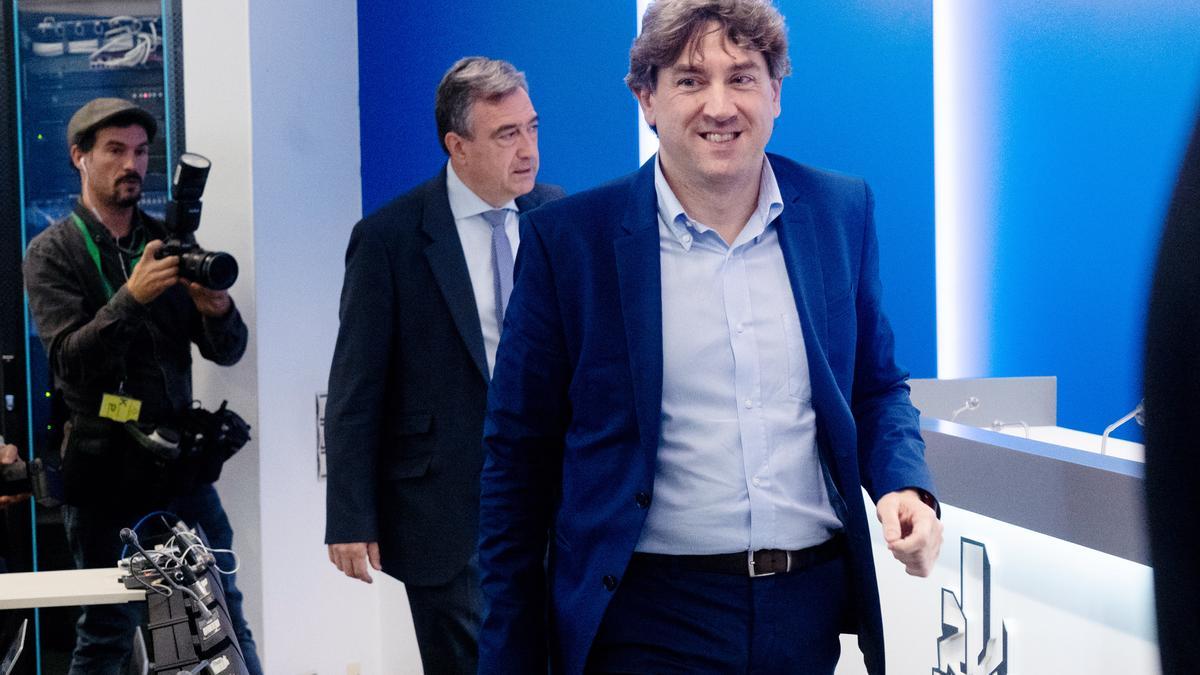 El presidente del EBB del PNV, Aitor Esteban, y el secretario general del PSE-EE, Eneko Andueza