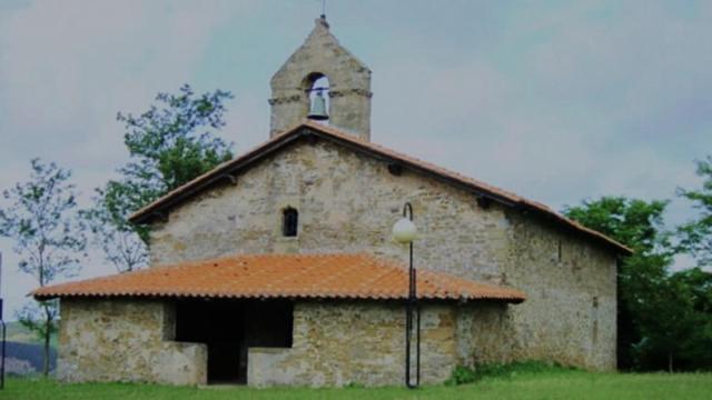La campana que aparece en la fotografía no estará para recibir a los visitantes que acudan a la visita guiada de este domingo al entorno de la ermita de San Lorenzo.