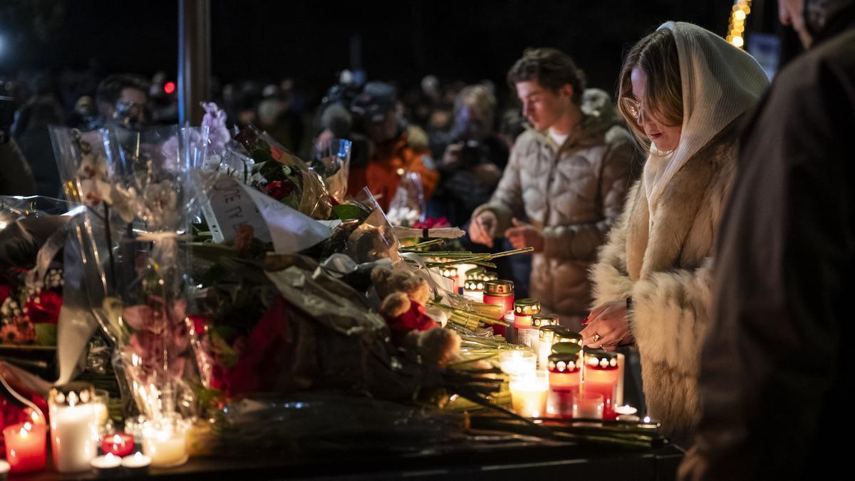 En imágenes: Homenaje a los fallecidos en el incendio en una estación de esquí de Suiza