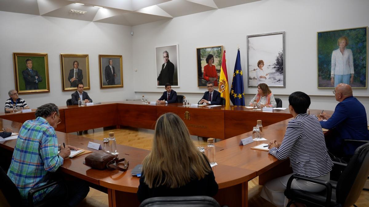 Félix Bolaños se ha reunido con asociaciones de víctimas de abusos en la Iglesia.