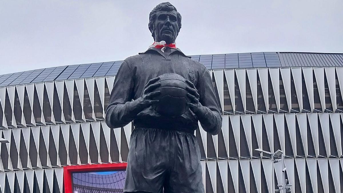 Monumento a José Ángel Iríbar