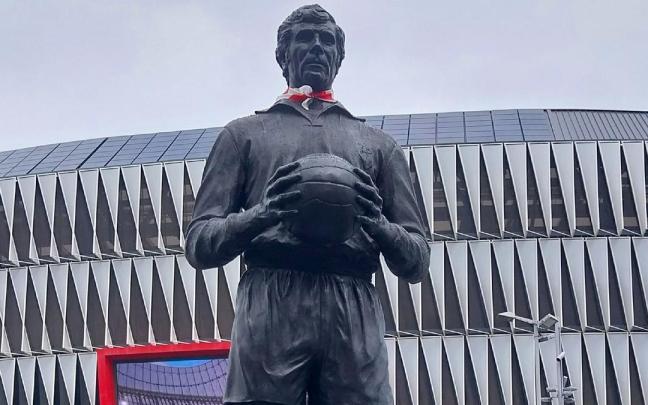 Monumento a José Ángel Iríbar