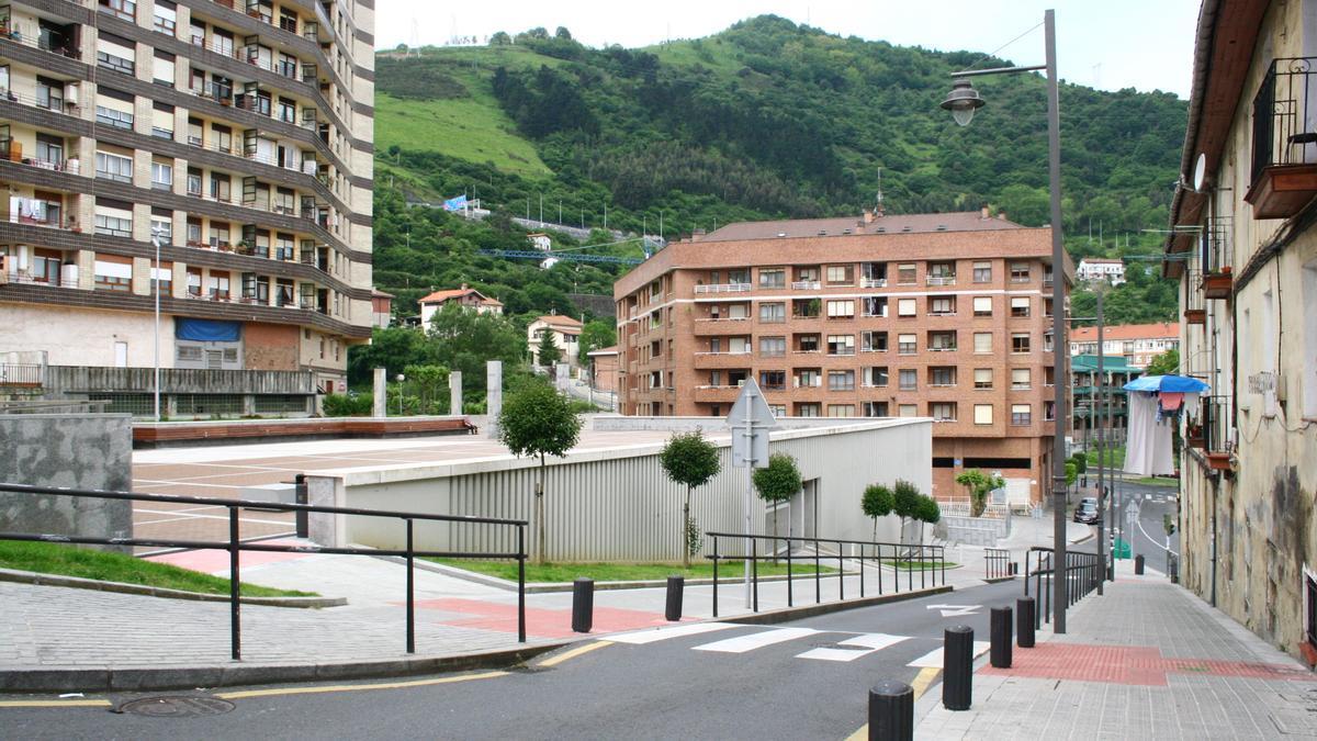 Arrigorriaga redacta y aprueba una ordenanza para regular el estacionamiento en Abusu