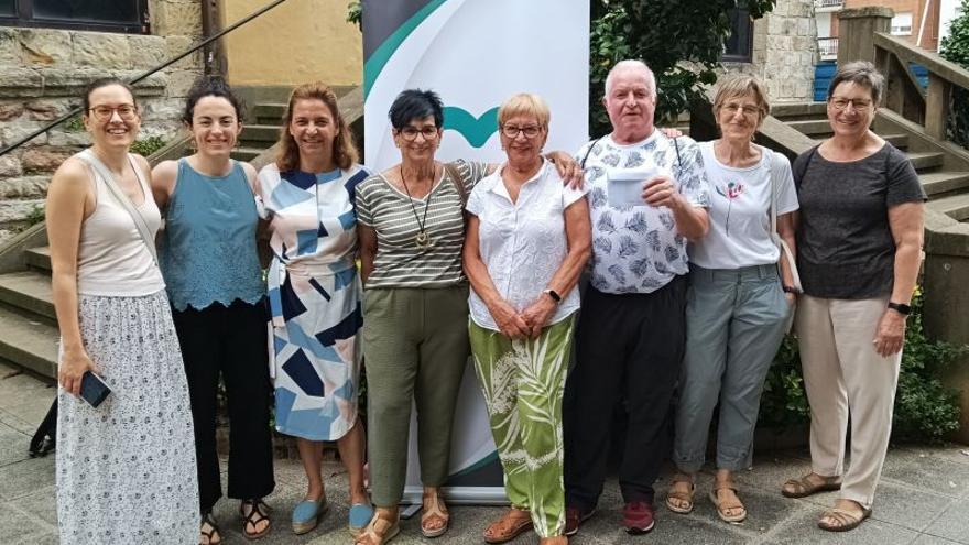 David Santiso, junto a otras participantes