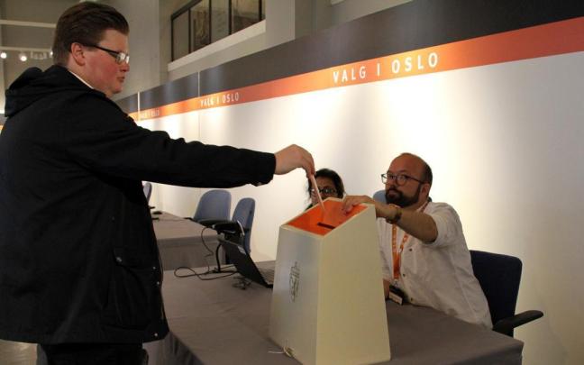Noruega se dirige a las urnas para una reñida cita electoral bajo la sombra de la ultraderecha