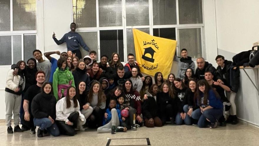 Los colectivos del barrio, satisfechos y orgullosos de la respuesta vecinal.