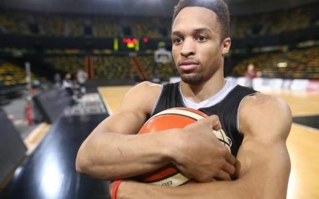 Jaylon Brown, en imagen durante su etapa en Miribilla, se cruza esta tarde con Bilbao Basket. / BORJA GUERRERO