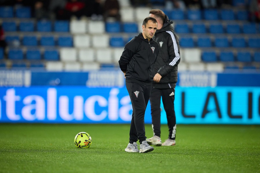 Antxon Muneta está afrontando su primera experiencia como primer entrenador profesional. / CD MIRANDÉS
