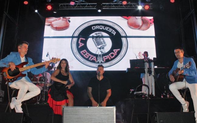 La orquesta La Estampida será la encargada de animar la primera noche festiva