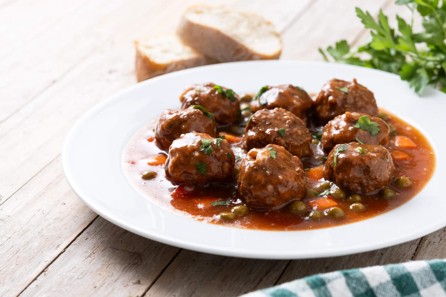 Un plato de albóndigas. FREEPIK
