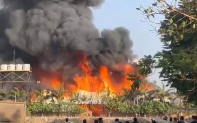 Incendio en una zona de juegos recreativos en India