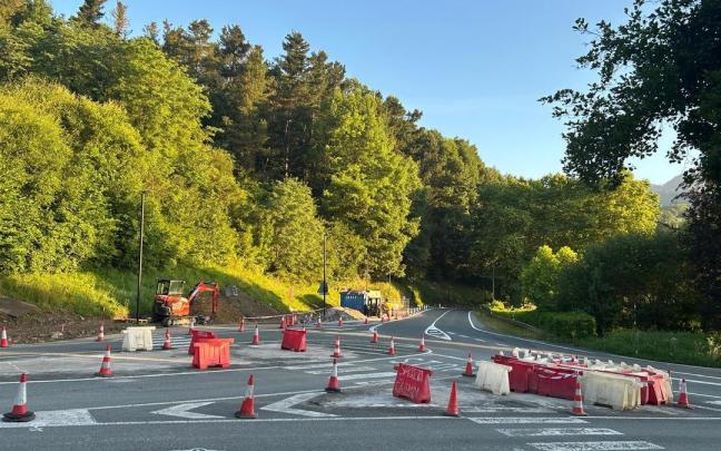 Las obras para construir una nueva rotonda en el acceso a Goierri Eskola, en Ordizia.