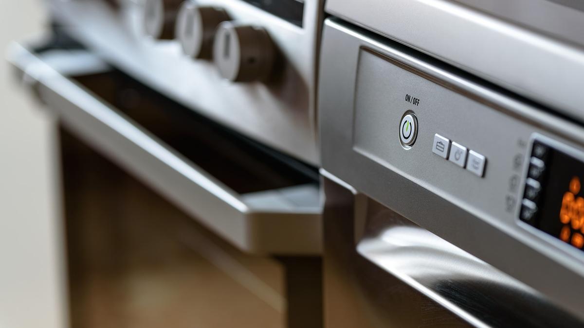 Lavadoras, hornos, televisores o teléfonos móviles entran dentro de la propuesta de la CE.