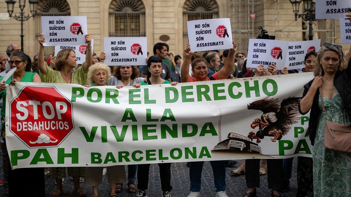 Movilización en Barcelona por el suicidio de dos hermanas horas antes de ser desahuciadas.