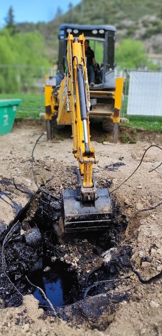 Extracción de fueloil en la explanada del Santo Sepulcro de Estella
