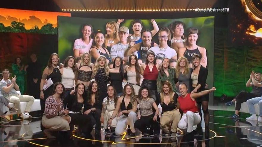 Las participantes de la 21ª edición de 'El Conquis' posan durante la presentación oficial en la gala inaugural del programa