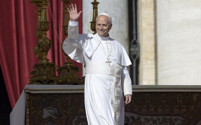 El papa León XIV en la Plaza de San Pedro del Vaticano.
