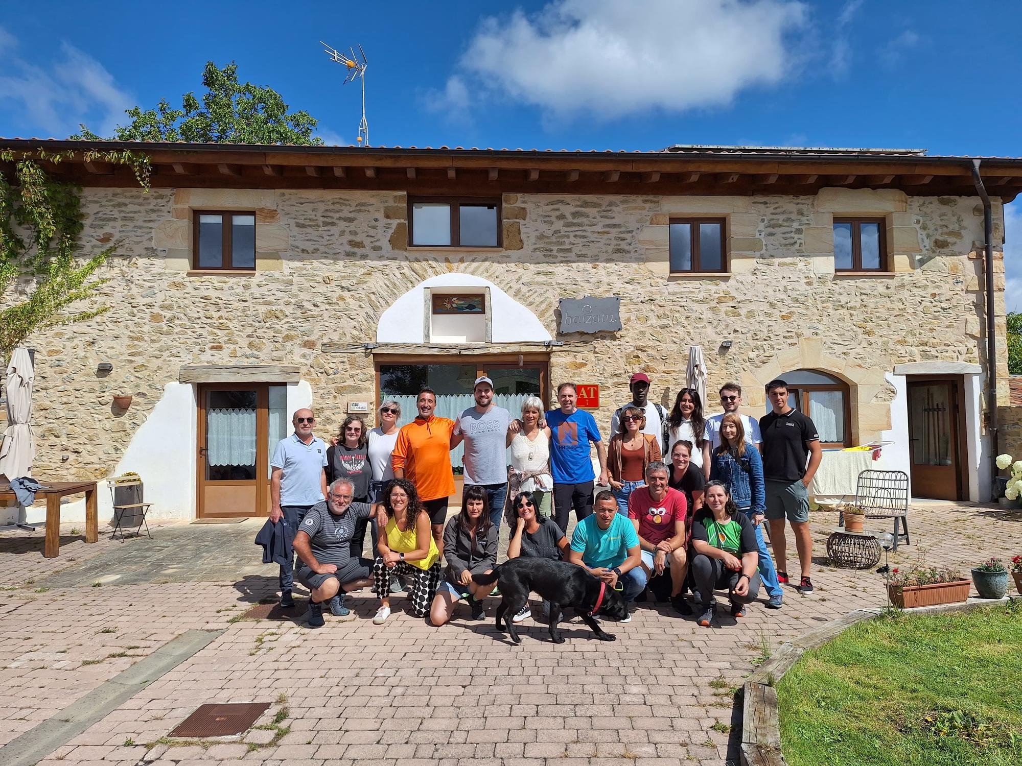 El grupo en los Apartamentos Haizatu de Manurga