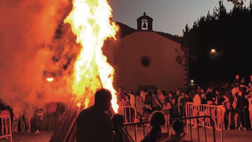 Hoguera San Juan en el barrio de Larrazabal de Laudio