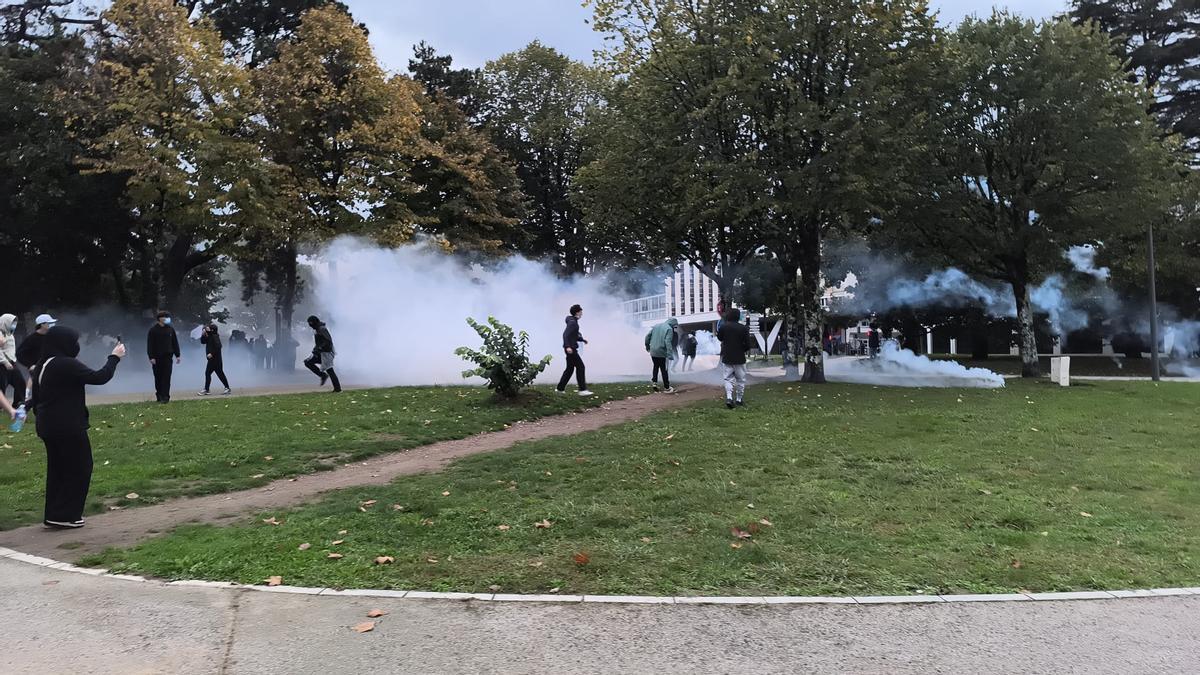 Disturbios ante la Subprefectura de Baiona el pasado sábado