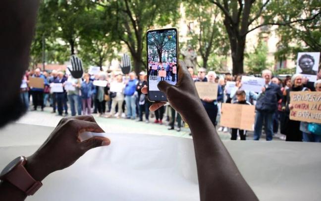 Concentración de SOS Racismo en Pamplona.