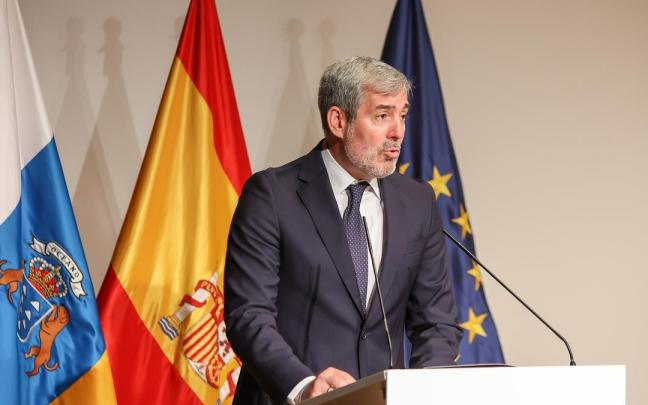 El nuevo presidente del Gobierno de Canarias, Fernando Clavijo, interviene durante la toma de posesión de su nuevo cargo El nuevo presidente del Gobierno de Canarias, Fernando Clavijo, interviene durante la toma de posesión de su nuevo cargo