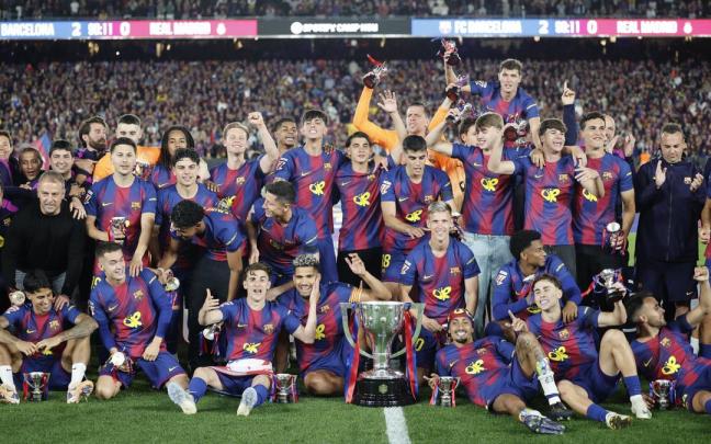 Los jugadores del FC Barcelona celebrando el título de Liga de la temporada 25/26.