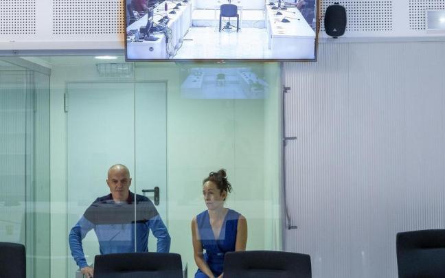Mikel Garikoitz Carrera Sarobe, Ata, exjefe de ETA, y Miren Itxaso Zaldua durante su juicio en la Audiencia Nacional.