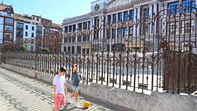 Vista general del patio de Indautxuko Eskola, uno de los dos centros educativos que forman parte del exitoso proyecto