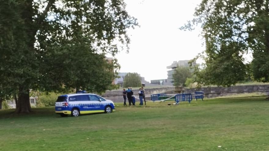 Agentes de la Policía Municipal en la zona de los hechos.