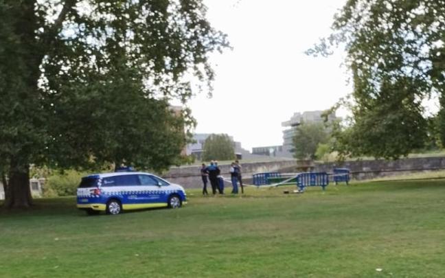 Agentes de la Policía Municipal en la zona de los hechos.