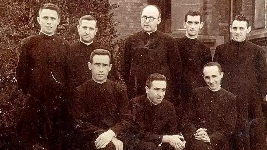 Máximo Guisasola junto al resto de miembros de la primera misión a Ecuador