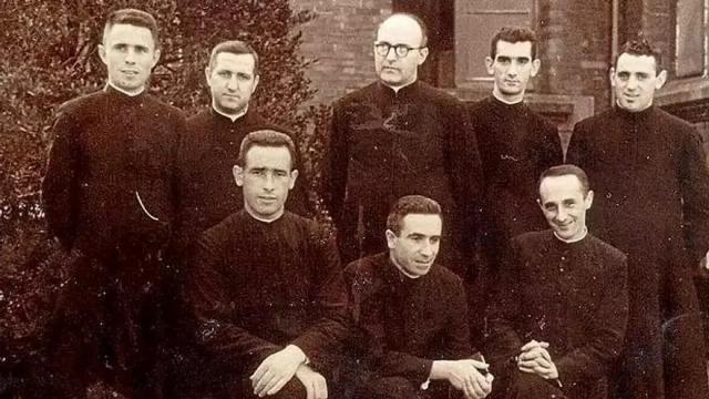 Máximo Guisasola junto al resto de miembros de la primera misión a Ecuador