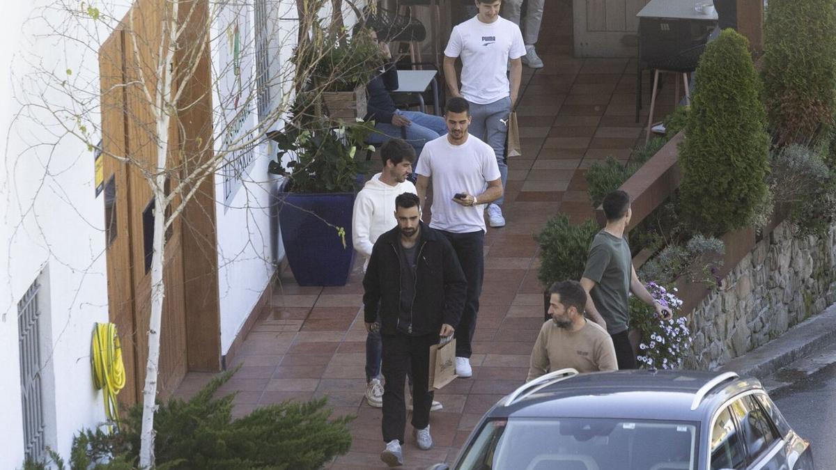 Encuentro de los jugadores de la Real Sociedad en una sidrería. / IKER AZURMENDI