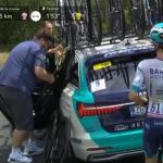 Pello Bilbao, en el momento de abandonar el Tour.