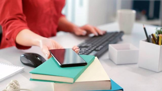 ¿En qué casos está permitido y en qué casos no fichar con el móvil?