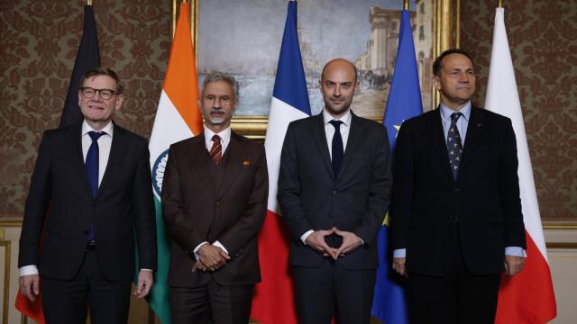 Reunión de ministros de Asuntos Exteriores de la India y del Triángulo de Weimar, ayer en París