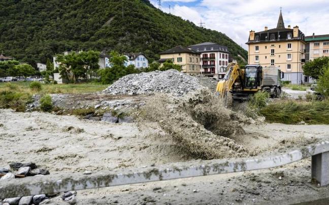 Tres personas desaparecidas por las graves inundaciones en el sur de Suiza