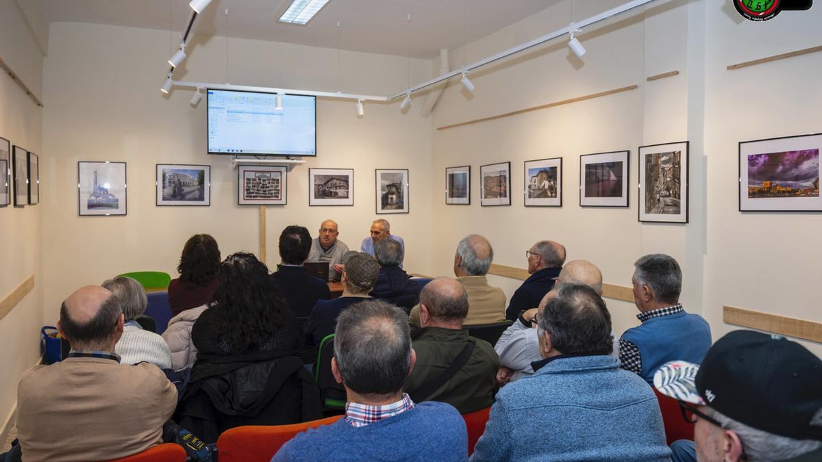 La sede social acoge charlas, cursos o exposiciones