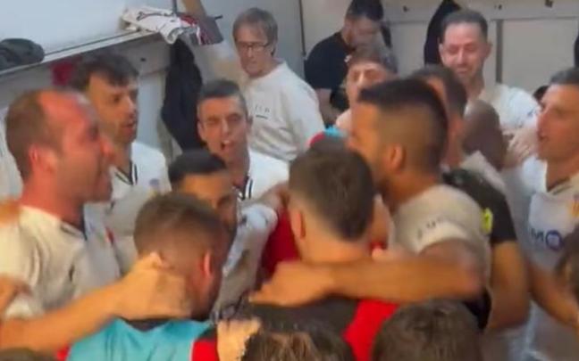 Captura de pantalla del vídeo con el cántico del CD Buñol. / CD BUÑOL