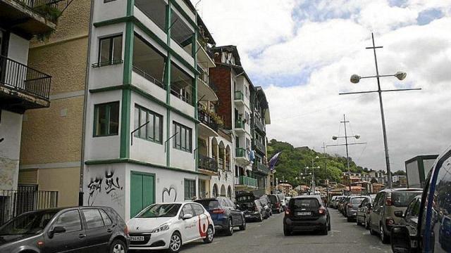 Se prohibirá estacionar en la calle Arraunlari.